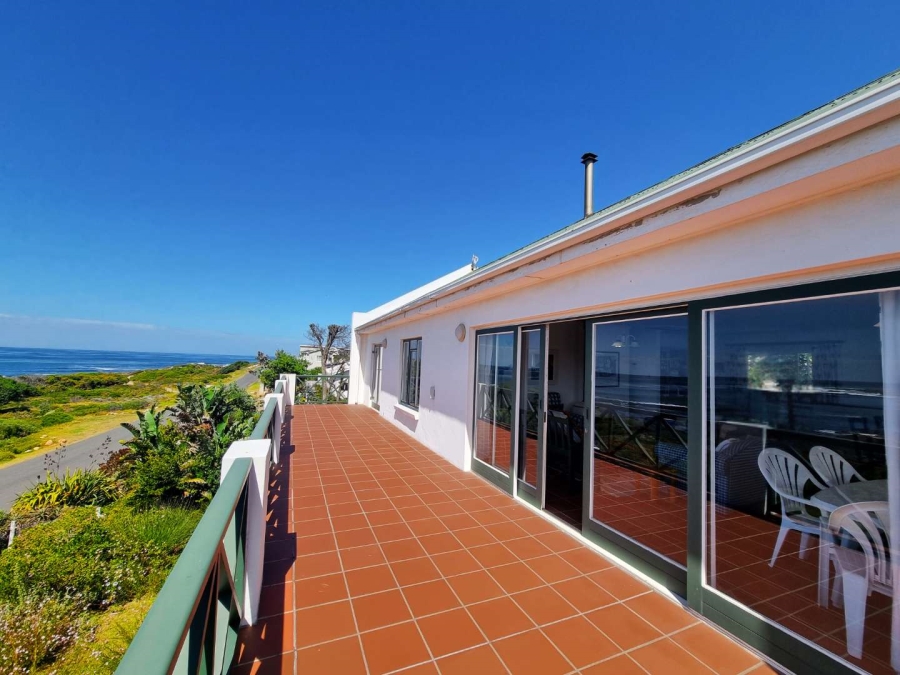 4 Bedroom Property for Sale in Sandbaai Western Cape